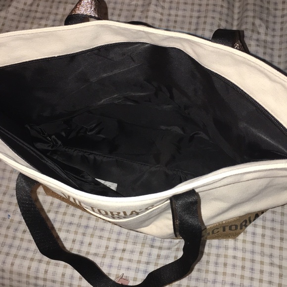 Victoria’s secret - Picture 4 of 6